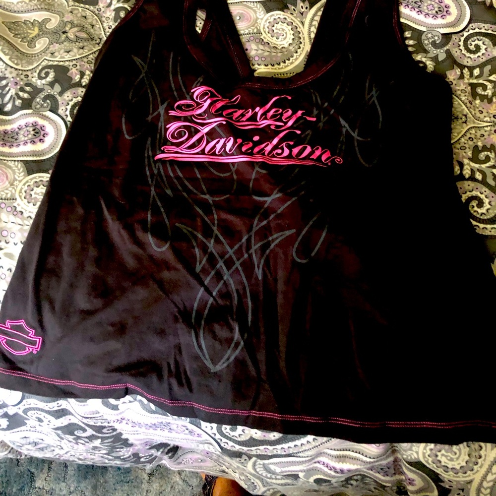 Sleeveless shirt